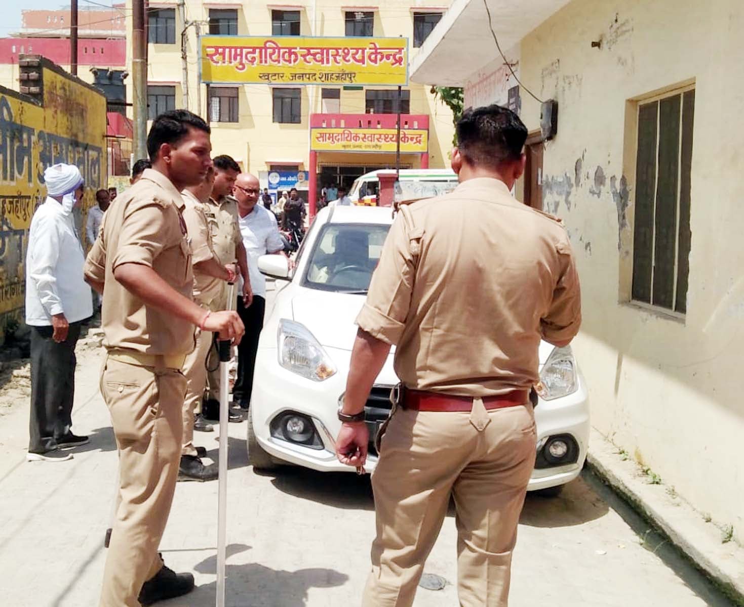 खुटार में हमले में घायल सिपाही विकास यादव। स्रोत : पुलिस खुटार में हमले में घायल सिपाही विकास यादव। स्रोत : पुलिस
