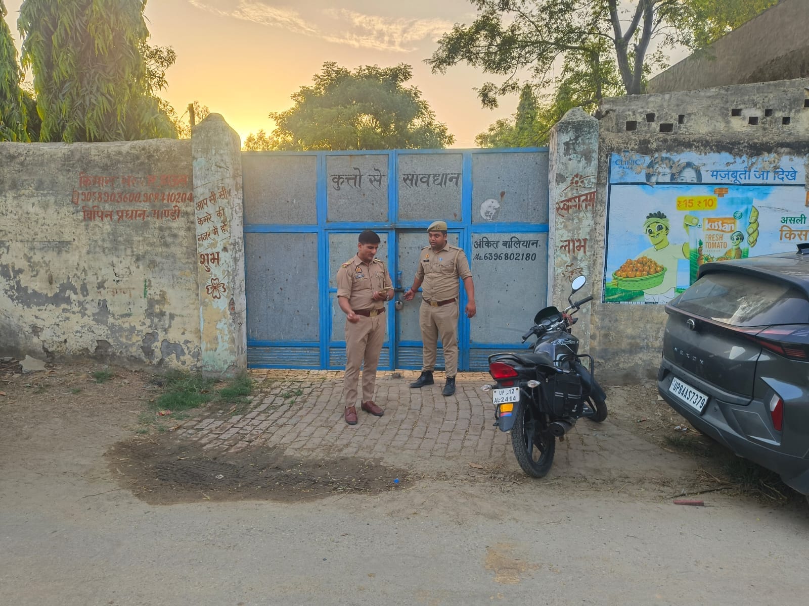 मांडी गांव की फैक्टरी में बिखरे दोदोना-पत्तल : संवाद