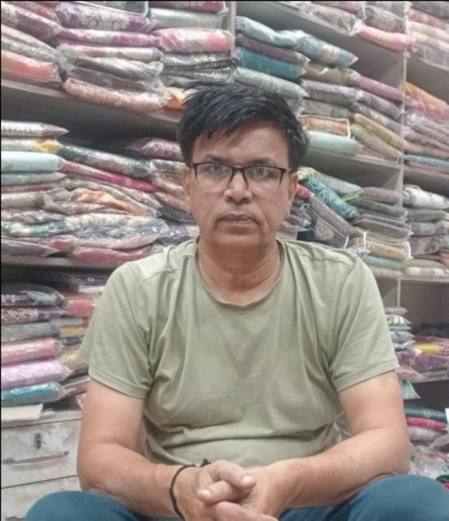 नेशनल हाईवे छछरौली रोड पर सामान लेकर जाता डिलीवरी ब्वाॅय। आर्काइव नेशनल हाईवे छछरौली रोड पर सामान लेकर जाता डिलीवरी ब्वाॅय। आर्काइव