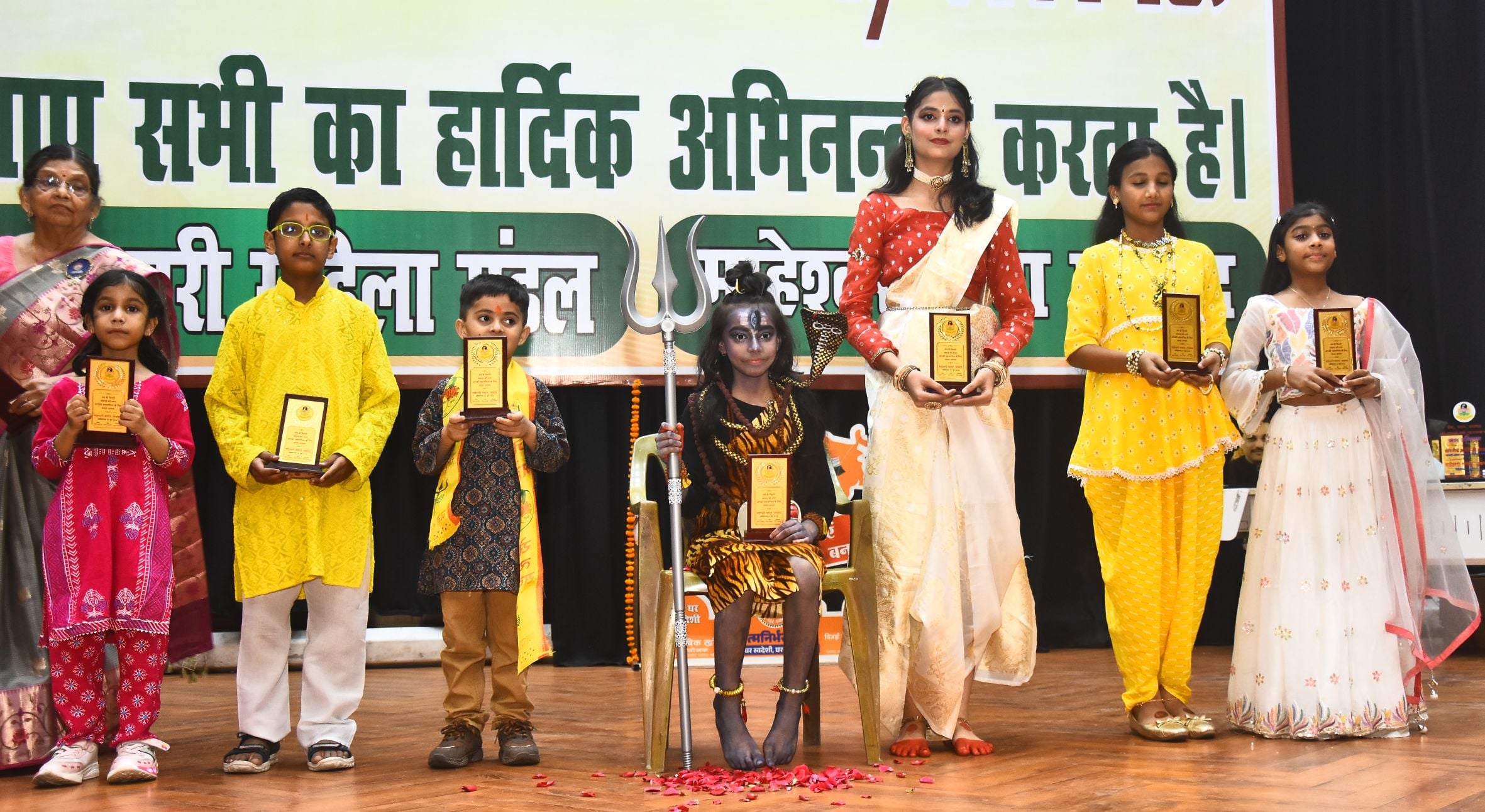 सम्मान, संस्कृति और सामाजिक सरोकारों के रंग में रंगा माहेश्वरी समाज का वार्षिकोत्सव