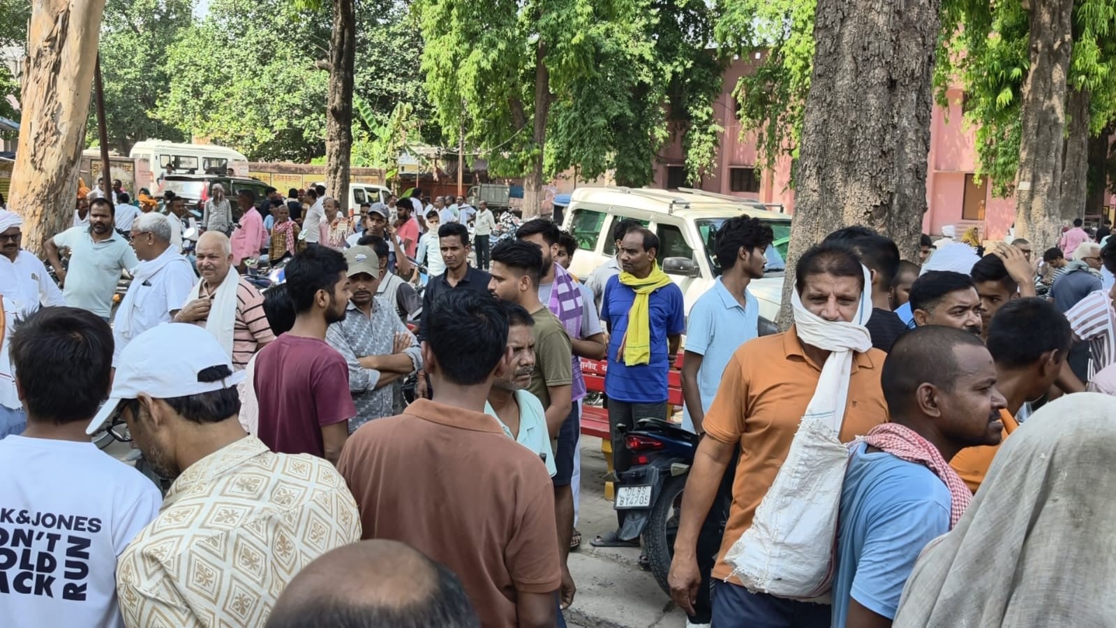 ट्रैक्टर की जद में आने से मृतक माल्देपुर गांव निवासी अविनाश। फाइल फोटो, परिजन