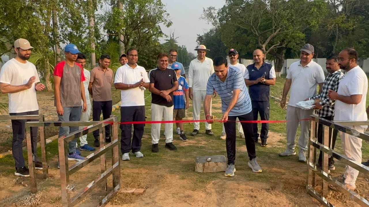 अंबाला छावनी के रेल विहार में नवनिर्मित तरंग रेलवे स्टेडियम का उद्घाटन करते डीआरएम। रेलवे अंबाला छावनी के रेल विहार में नवनिर्मित तरंग रेलवे स्टेडियम का उद्घाटन करते डीआरएम। रेलवे