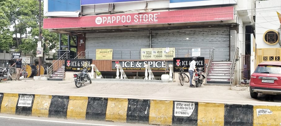 अलीगंज इलाके में वो निर्माण जहां एलडीए की मेहरबानी से चल रहे प्रतिष्ठान। अलीगंज इलाके में वो निर्माण जहां एलडीए की मेहरबानी से चल रहे प्रतिष्ठान।