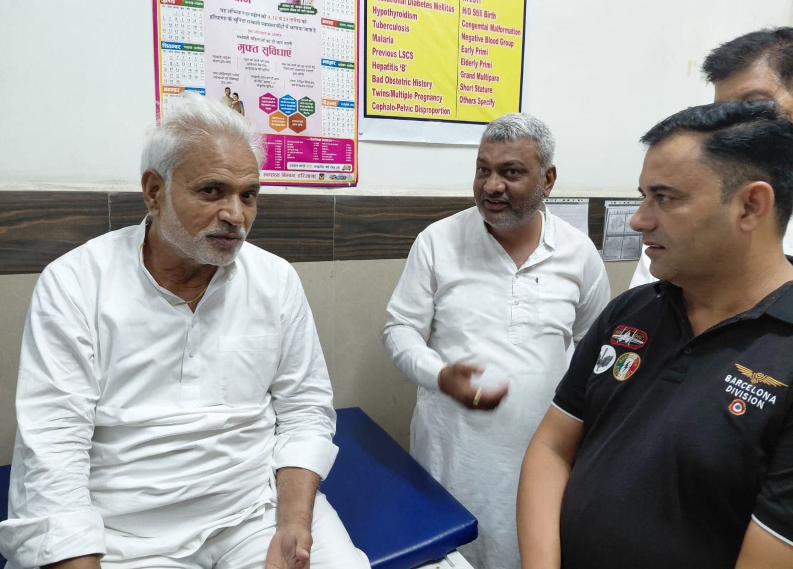 फोटो 26जेएनडी17-बड़ौदा के पास दुर्घटनाग्रस्त सांसद जयप्रकाश की कार। स्रोत राहगीर फोटो 26जेएनडी17-बड़ौदा के पास दुर्घटनाग्रस्त सांसद जयप्रकाश की कार। स्रोत राहगीर