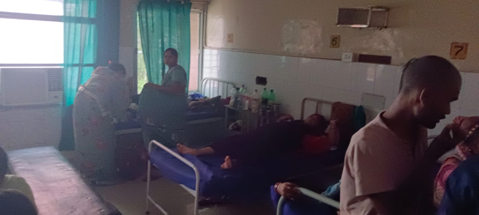 फोटो-28-महिला अस्पताल में जली केबल। संवाद
