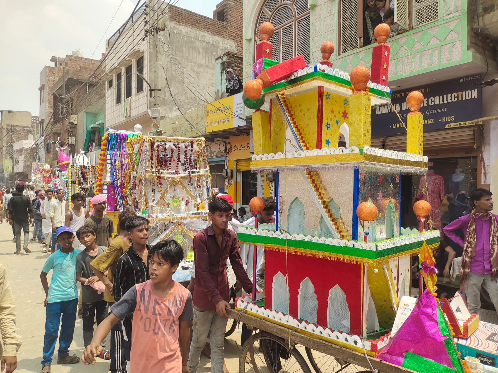 फोटो 8 कर्बला में व्यवस्था का जायजा लेते डीएम संतोष कुमार शर्मा, एसएसपी आदित्य लांग्हे। स्रोतः फोटो 8 कर्बला में व्यवस्था का जायजा लेते डीएम संतोष कुमार शर्मा, एसएसपी आदित्य लांग्हे। स्रोतः