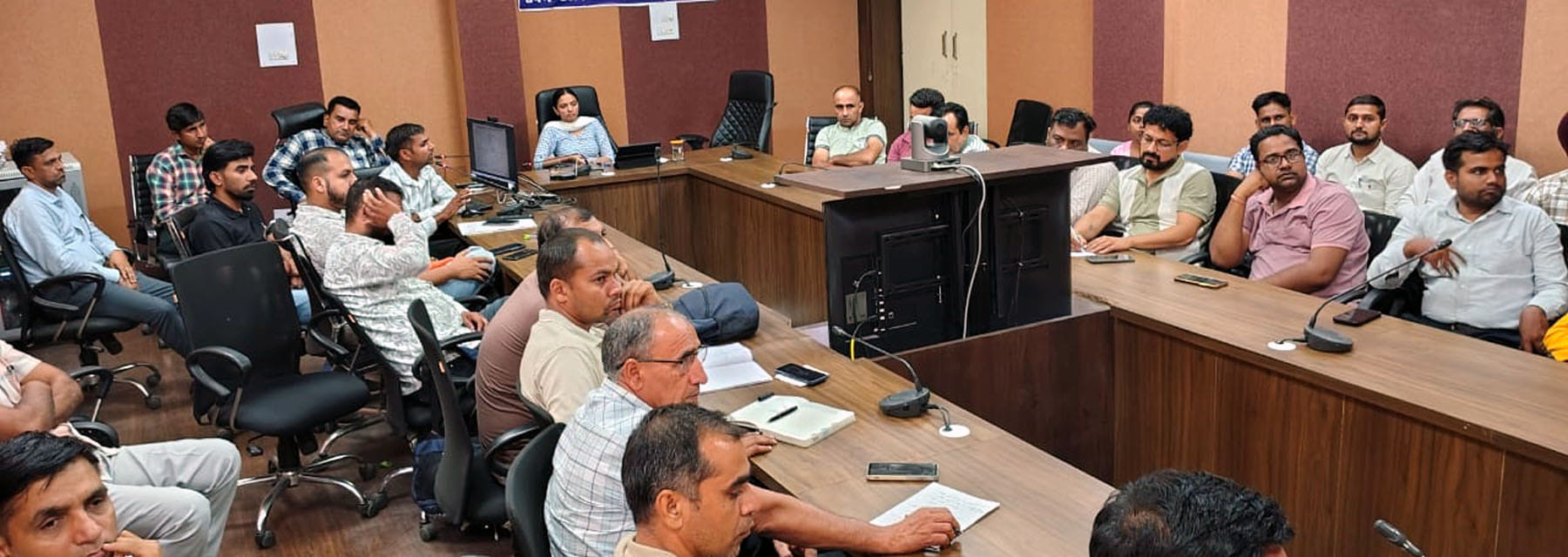 कलायत में मतदाता सूची को लेकर आयोजित बैठक कलायत में मतदाता सूची को लेकर आयोजित बैठक