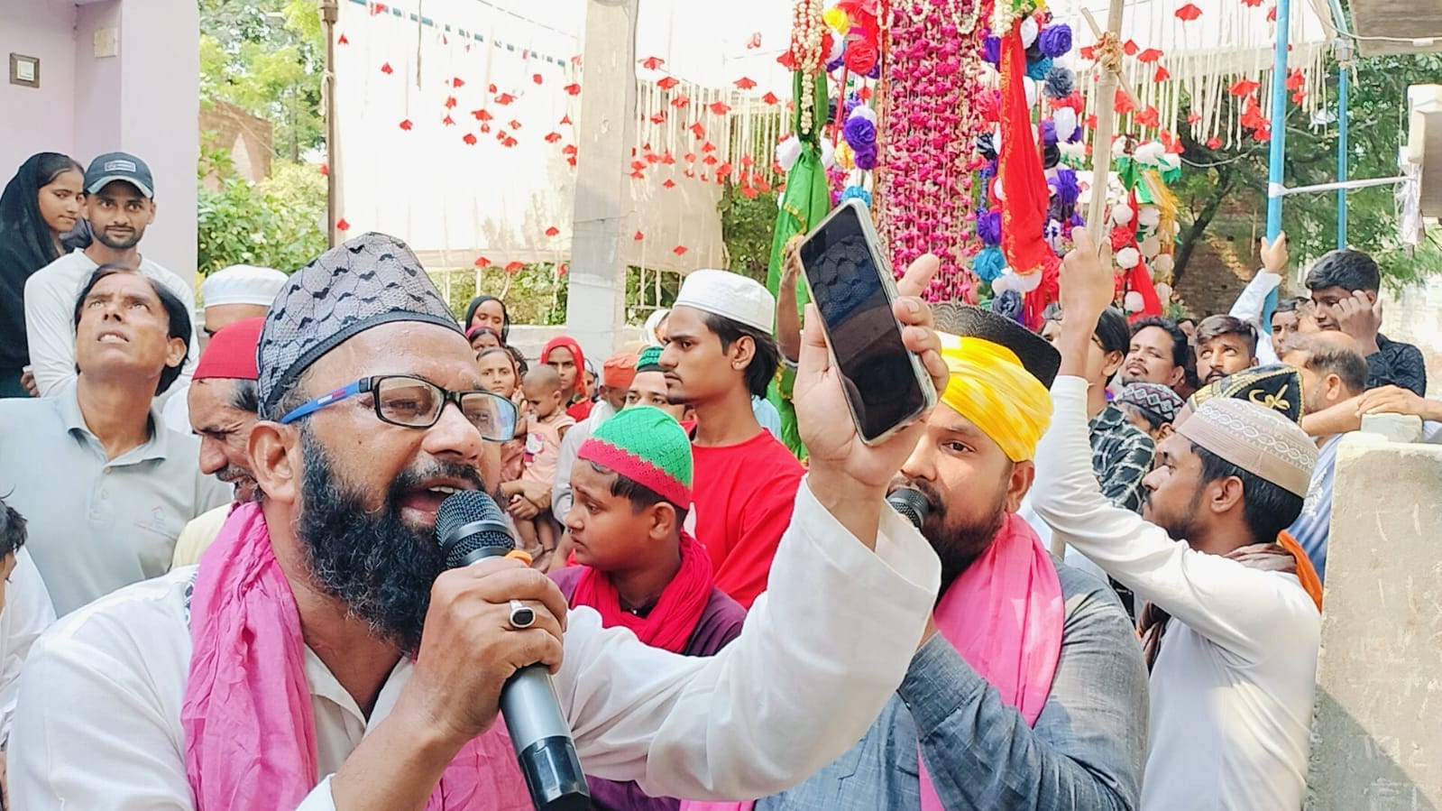 दिलाजाक स्थित इमामबाड़े से निकाला गया ताजिया। संवाद दिलाजाक स्थित इमामबाड़े से निकाला गया ताजिया। संवाद