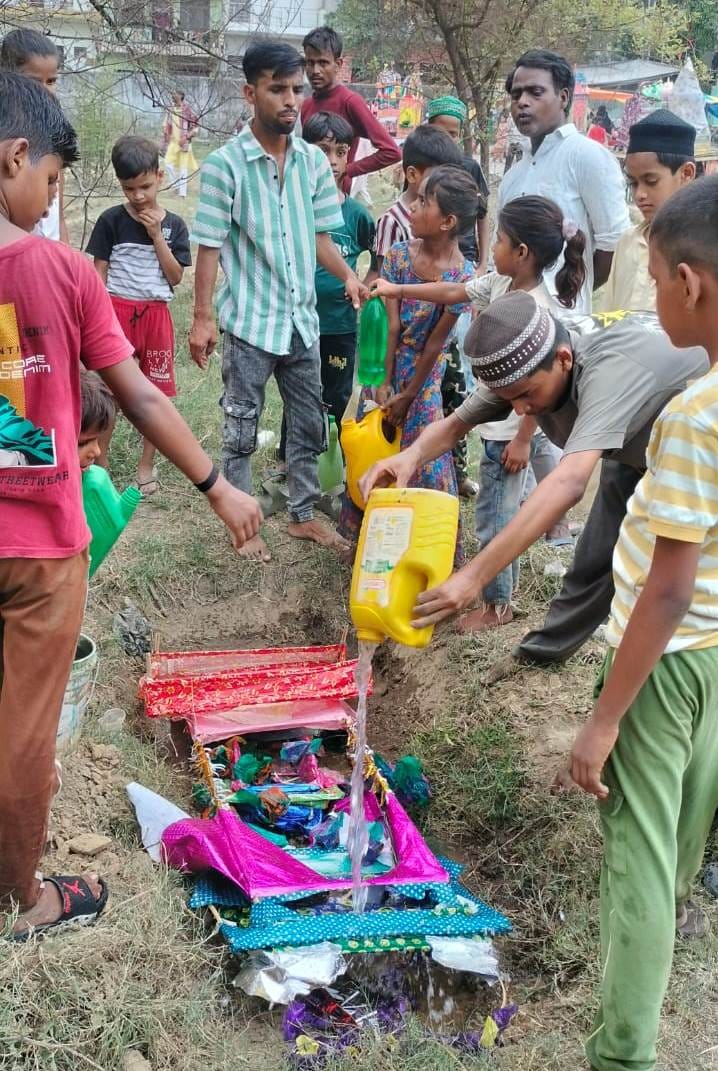 दिलाजाक स्थित इमामबाड़े से निकाला गया ताजिया। संवाद दिलाजाक स्थित इमामबाड़े से निकाला गया ताजिया। संवाद