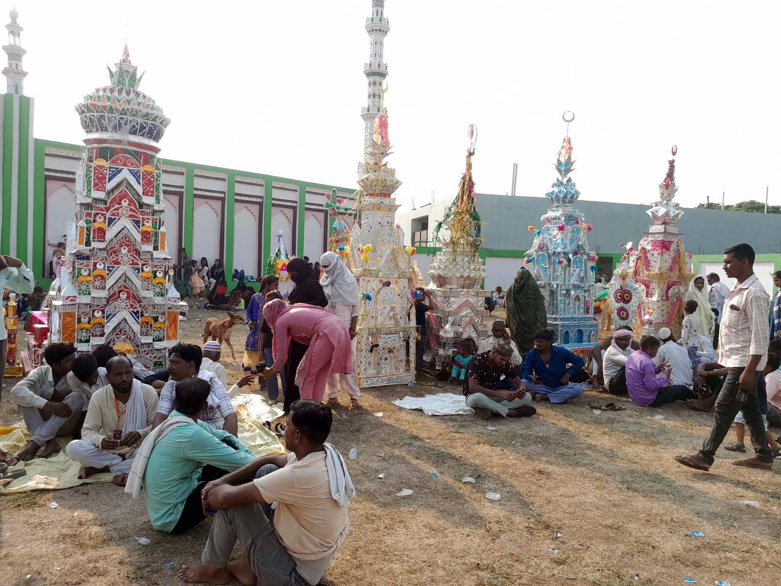 दिलाजाक स्थित इमामबाड़े से निकाला गया ताजिया। संवाद दिलाजाक स्थित इमामबाड़े से निकाला गया ताजिया। संवाद