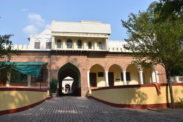 अभिनेता चंद्रचूड़ सिंह। 