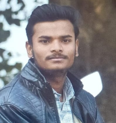 हाटा पिपराइच मार्ग स्तिथ सोनबरसा गांव के समीप कार व बाईक की टक्कर में बाईक पर सवार तीन लोगों की हाटा पिपराइच मार्ग स्तिथ सोनबरसा गांव के समीप कार व बाईक की टक्कर में बाईक पर सवार तीन लोगों की