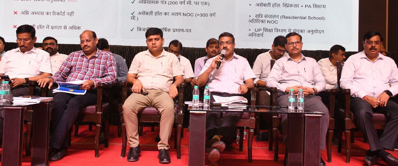 कार्यशाला में मौजूद लोग। कार्यशाला में मौजूद लोग।