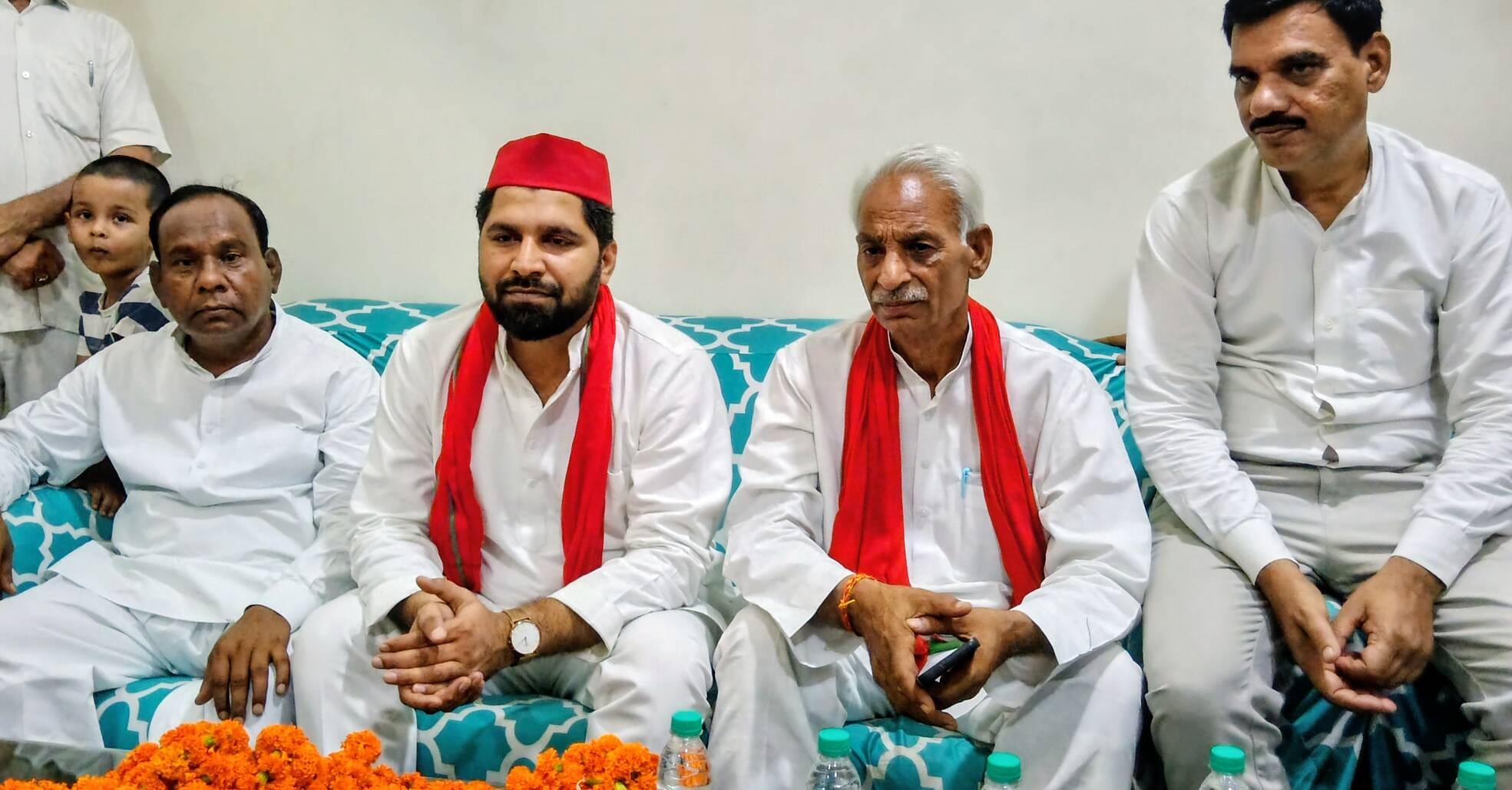 सपा का हस्तिनापुर विधान सभा की समीक्षा बैठक में युवजन सभा के राष्ट्रीय अध्यक्ष फहद हुसैन कार्यक