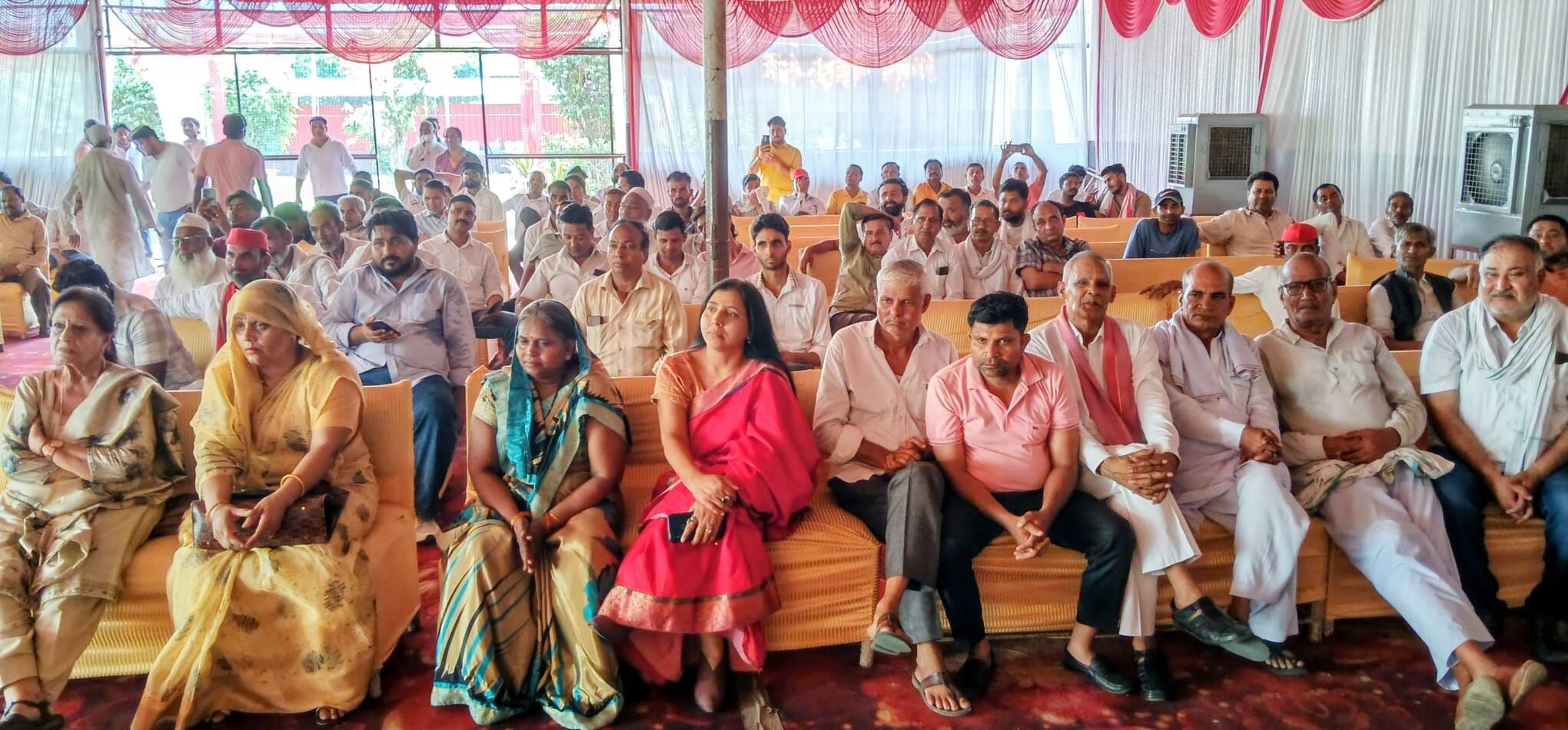 सपा का हस्तिनापुर विधान सभा की समीक्षा बैठक में युवजन सभा के राष्ट्रीय अध्यक्ष फहद हुसैन कार्यक