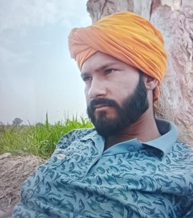 फोटो :: सोनीपत के गोहाना के गांव खंदराई में युवक की हत्या के बाद एकत्रित परिजन व ग्रामीण। स्रोत फोटो :: सोनीपत के गोहाना के गांव खंदराई में युवक की हत्या के बाद एकत्रित परिजन व ग्रामीण। स्रोत