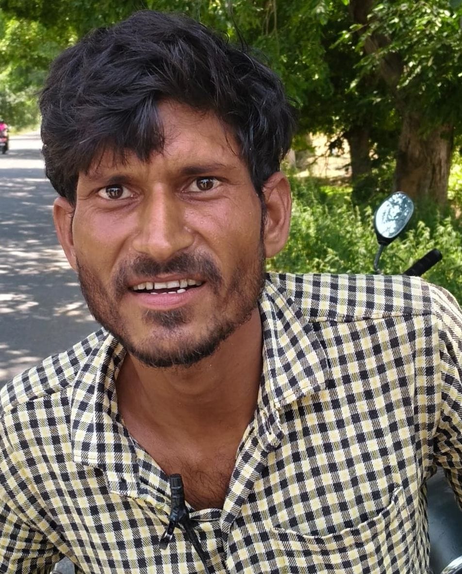 ककोड़ा से कछला मार्ग पर सूख रही मक्का। संवाद