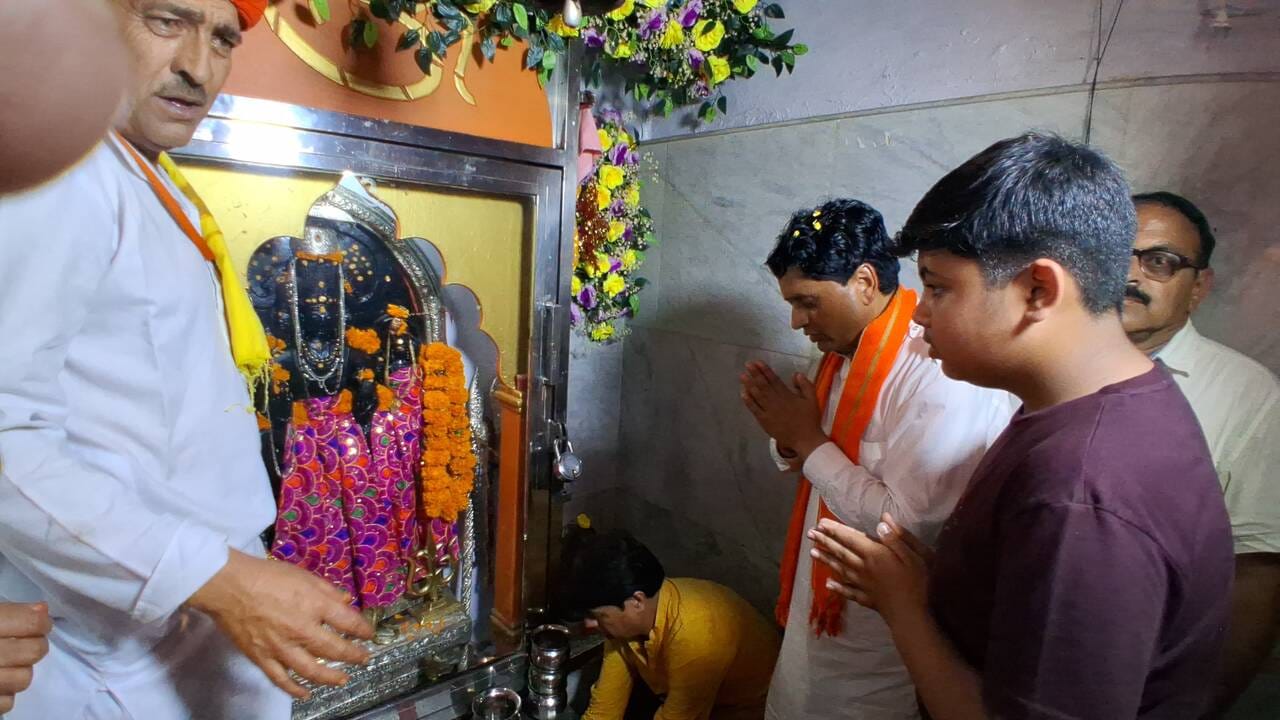 सुद्धमहादेव मेले में ढोले का आनंद लेते:स्रोत:संवाद सुद्धमहादेव मेले में ढोले का आनंद लेते:स्रोत:संवाद