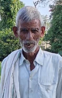 फोटो-3- खेतों के पास भरा नालों का गंदा पानी। संवाद
