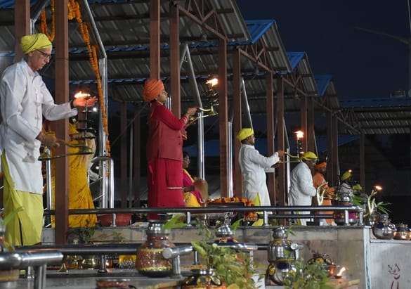 ज्येष्ठ पूर्णिमा पर गोमती महाआरती और सनातन समागम