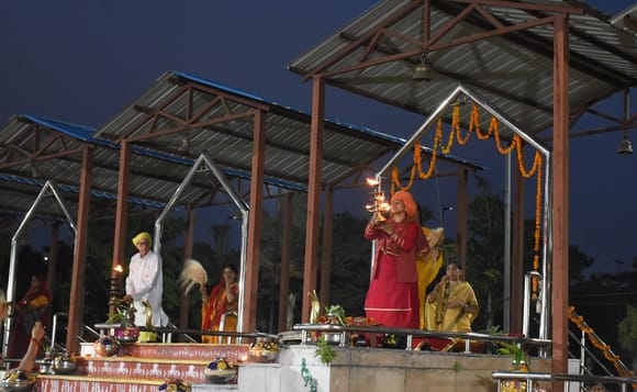 ज्येष्ठ पूर्णिमा पर गोमती महाआरती और सनातन समागम