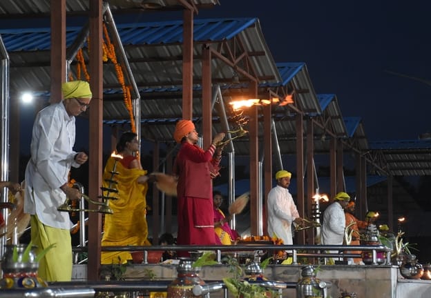 ज्येष्ठ पूर्णिमा पर गोमती महाआरती और सनातन समागम