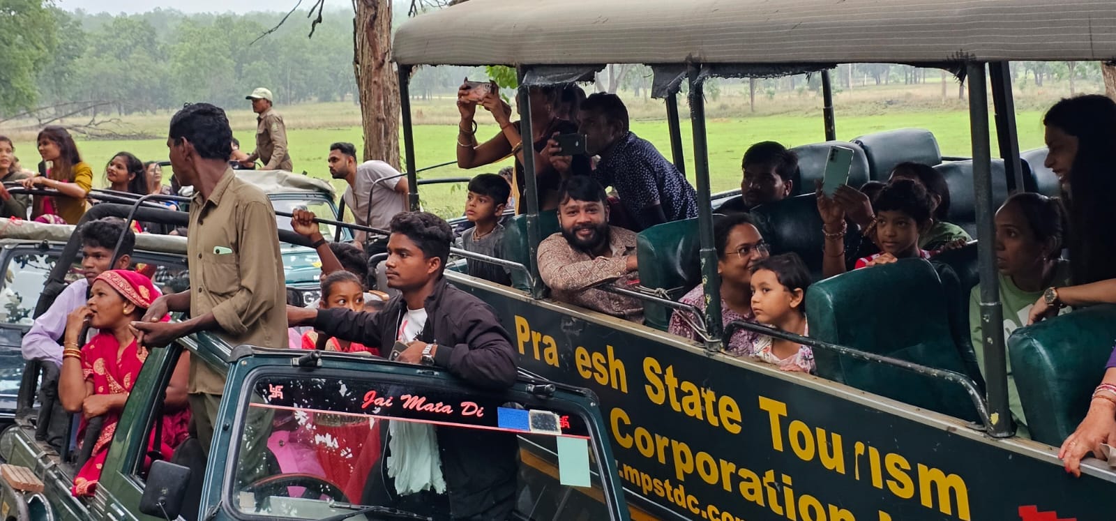 तीन महीने के लिए बंद हुआ कान्हा का कोर एरिया, 18 करोड़ से ज्यादा का रिकॉर्ड राजस्व तीन महीने के लिए बंद हुआ कान्हा का कोर एरिया, 18 करोड़ से ज्यादा का रिकॉर्ड राजस्व