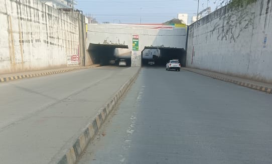 ओल्ड फरीदाबाद  रेलवे अंडरपास की फाइल फोटो ।