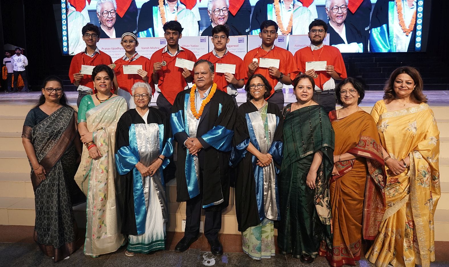 सिटी मांटेसरी स्कूल में ‘शिक्षक स्वागत समारोह’ का आयोजन किया, इसमें मेधावी छात्रों को सम्मानित 