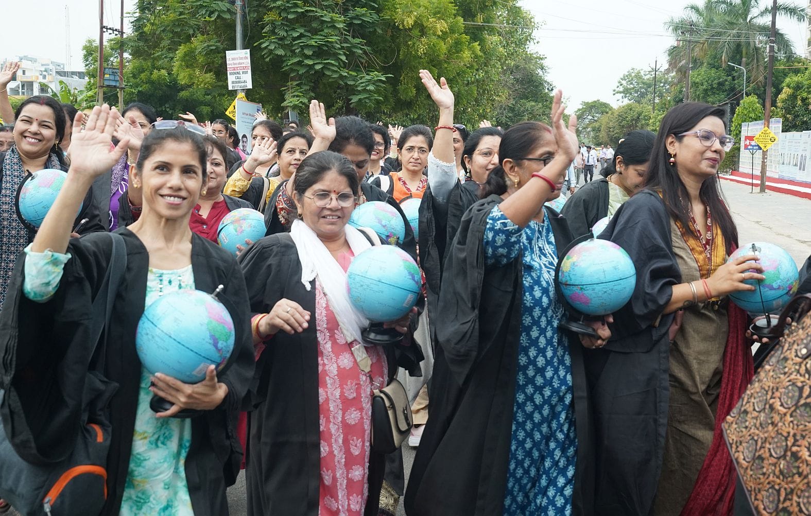 सिटी मांटेसरी स्कूल में ‘शिक्षक स्वागत समारोह’ का आयोजन किया, इसमें मेधावी छात्रों को सम्मानित 