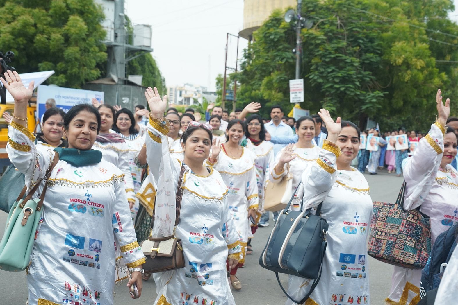 सिटी मांटेसरी स्कूल में ‘शिक्षक स्वागत समारोह’ का आयोजन किया, इसमें मेधावी छात्रों को सम्मानित 