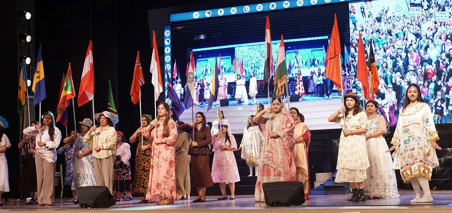 सिटी मांटेसरी स्कूल में ‘शिक्षक स्वागत समारोह’ का आयोजन किया, इसमें मेधावी छात्रों को सम्मानित 