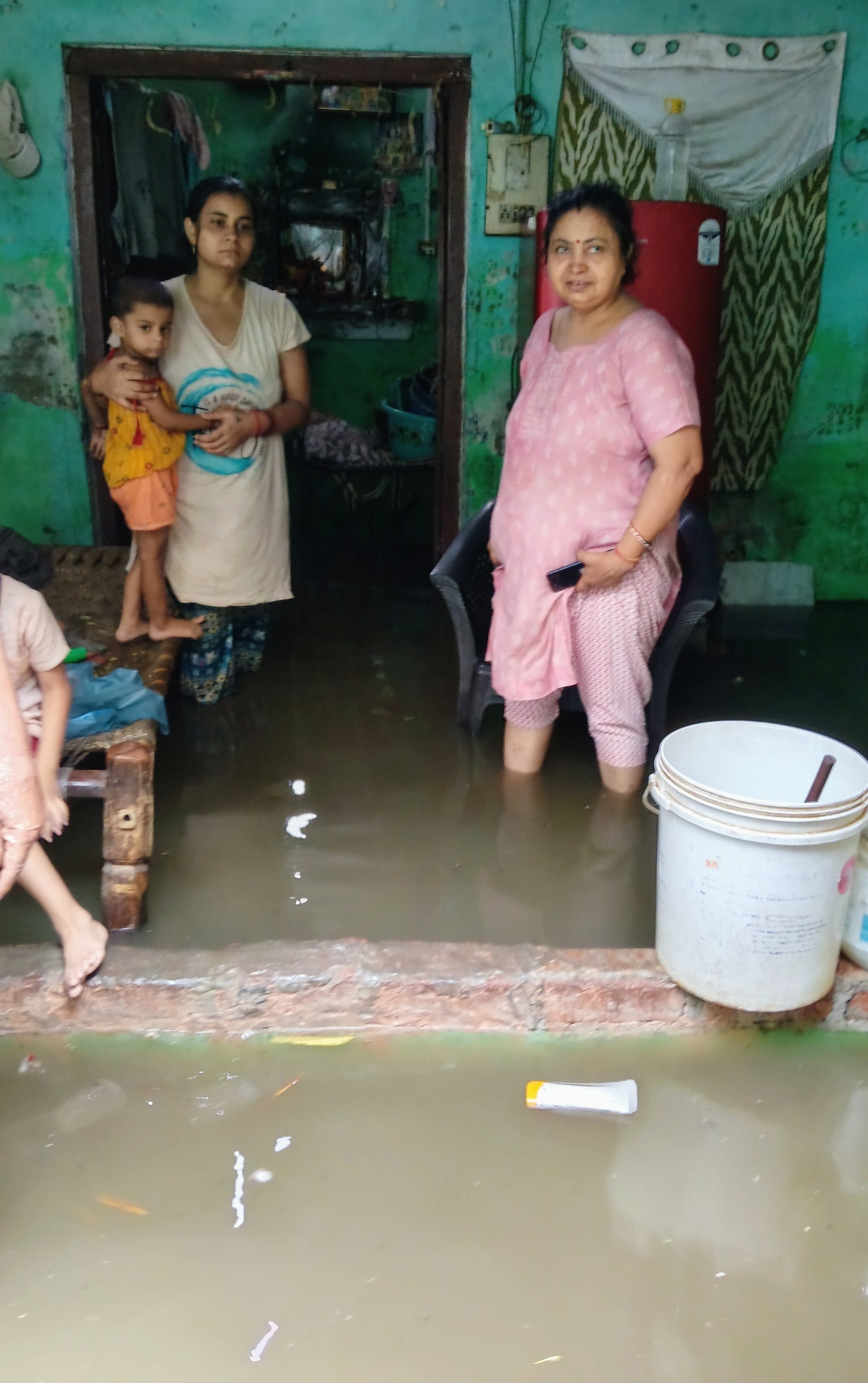 अधिवक्ता अमित कामिल जिनका जलभराव पर बयान है। (मवाना)