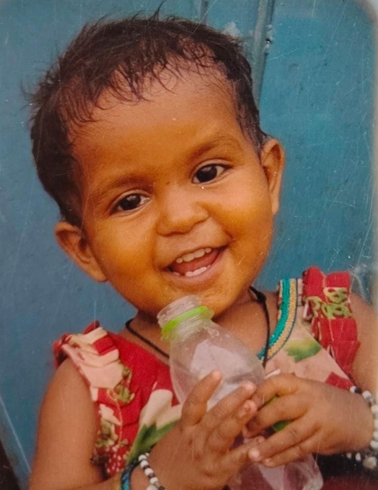 चायल कस्बा के वार्ड संख्या दो नईम मियां का पूरा मोहल्ले में फैली गंदगी। संवाद