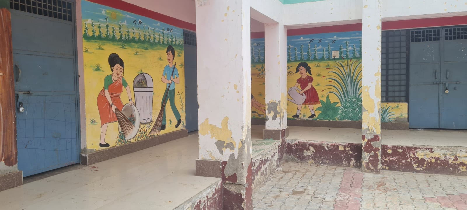 फोटो-13 ग्राम पंचायत मौधा के सचिवालय में लगा ताला। संवाद