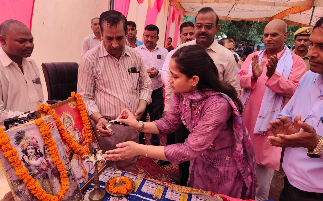 फोटो-19- सम्मेलन में बोलते विधायक माधवेन्द्र प्रताप सिंह रानू। स्रोत आयोजक