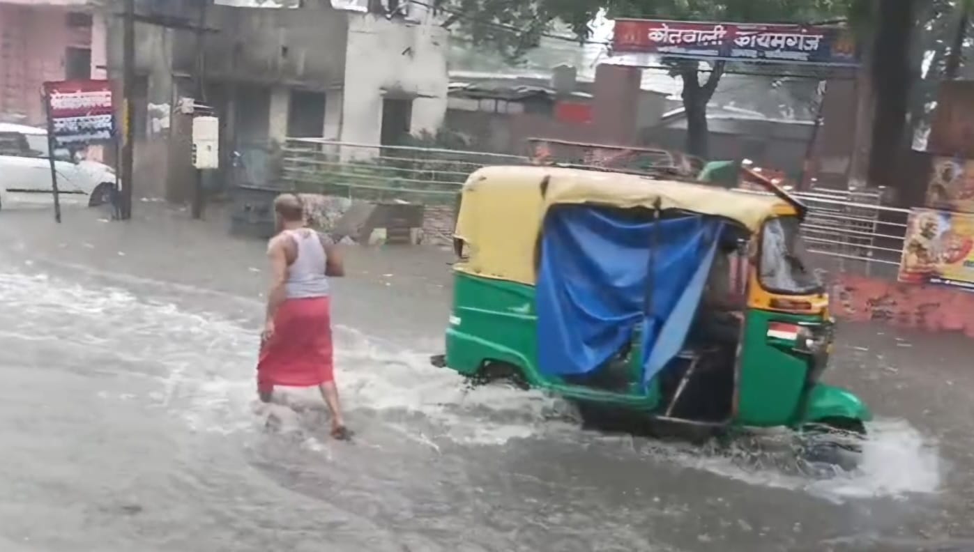 फोटो-2 गांव कुआं खेड़ा क्षेत्र में बारिश के बाद लहलहाती मक्का की फसल। संवाद