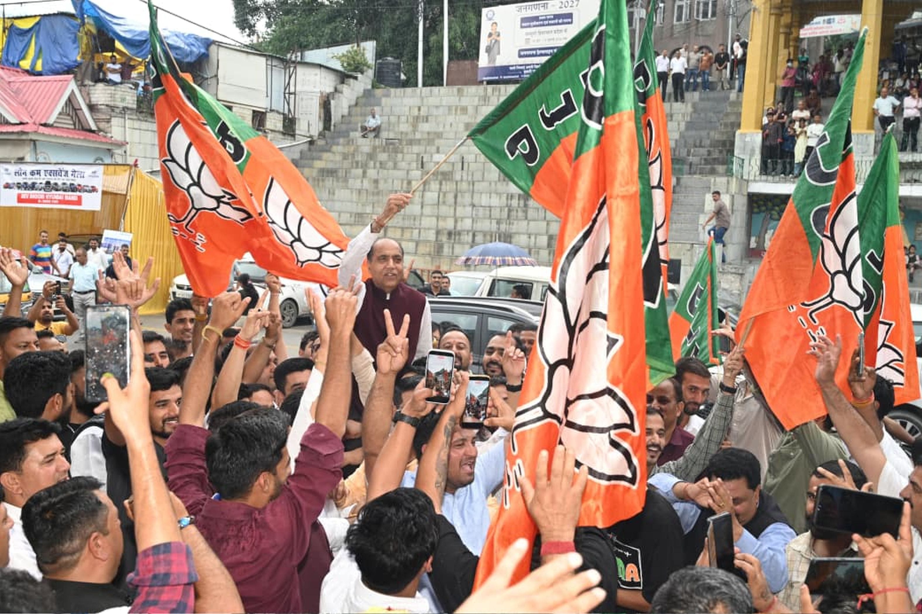 जिला परिषद अध्यक्ष अमरू राम व उपाध्यक्ष वाेदी देवी। संवाद जिला परिषद अध्यक्ष अमरू राम व उपाध्यक्ष वाेदी देवी। संवाद