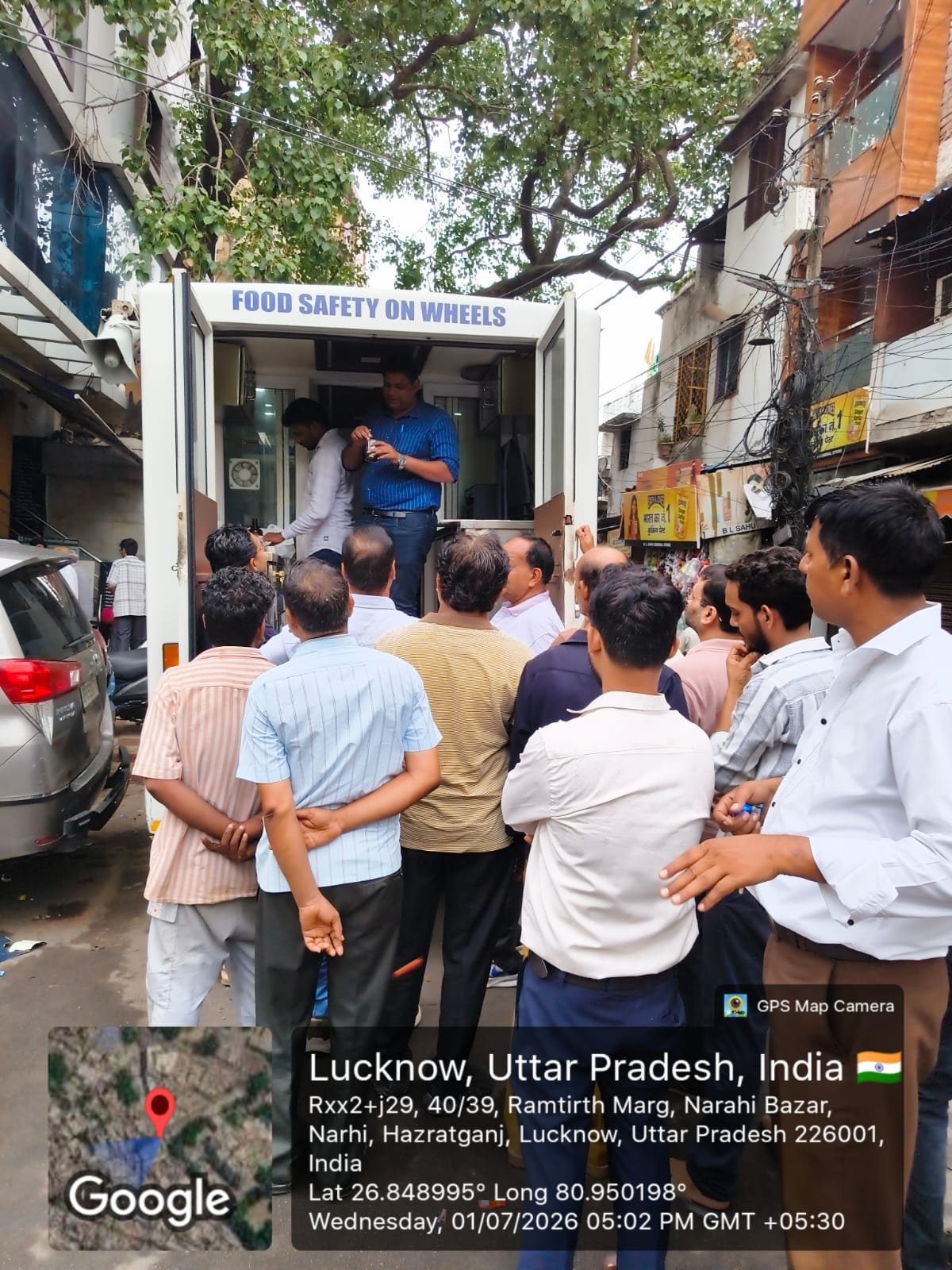 खाद्य पदार्थों की हुई जांच।