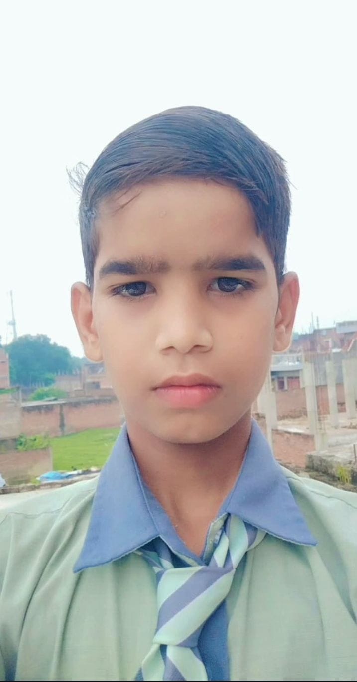शव मिलने के बाद लगी लोगों की भीड़। संवाद शव मिलने के बाद लगी लोगों की भीड़। संवाद