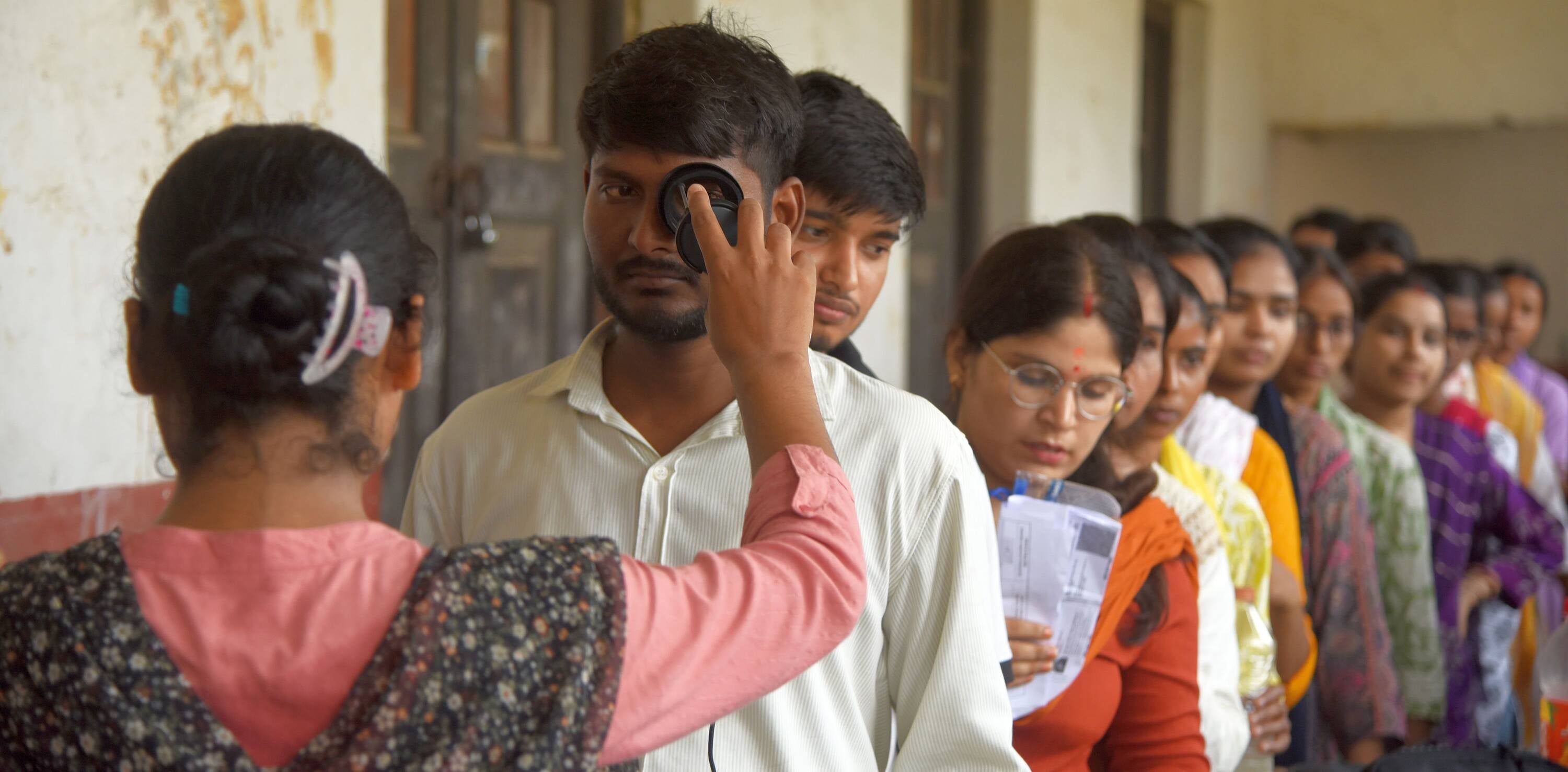बृहस्पतिवार को यूपी टीईटी परीक्षार्थियों की भीड़ रेलवे स्टेशनों व बस अड्डों पर उमड़ी। बृहस्पतिवार को यूपी टीईटी परीक्षार्थियों की भीड़ रेलवे स्टेशनों व बस अड्डों पर उमड़ी।
