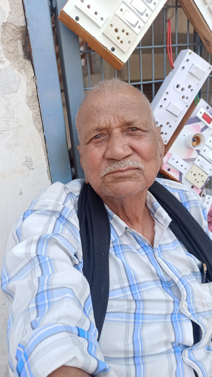 फोटो -17- प्रदर्शन करते ग्रामीण। संवाद फोटो -17- प्रदर्शन करते ग्रामीण। संवाद