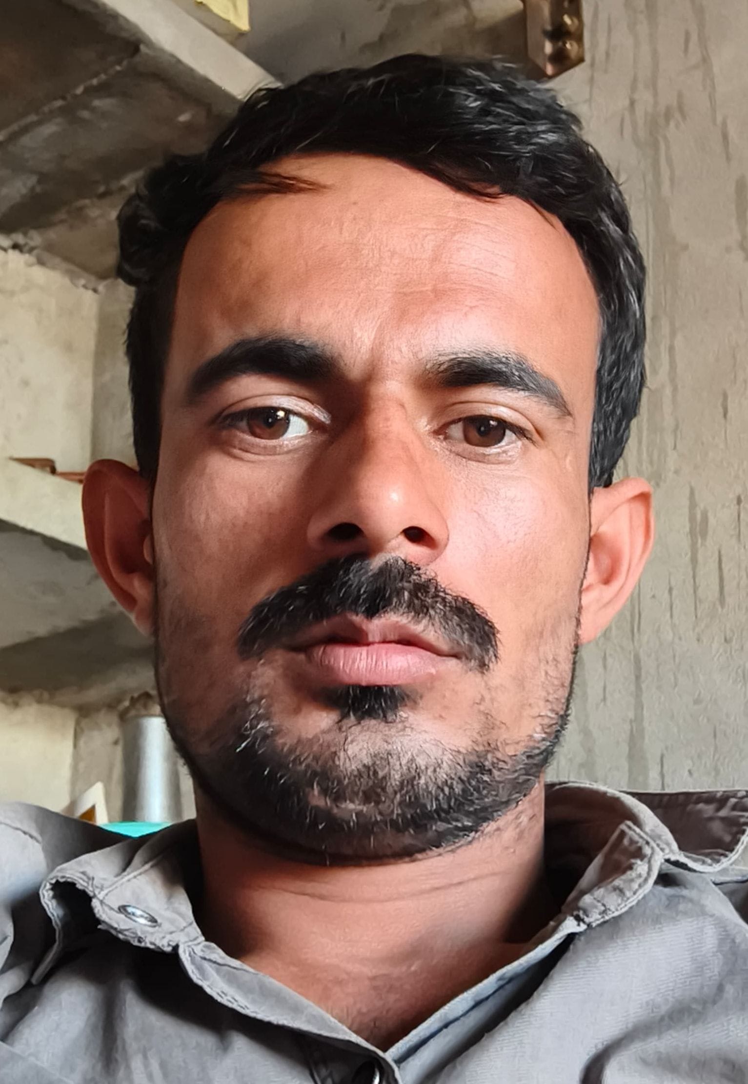 हादसे के बाद क्षतिग्रस्त बाइक। 