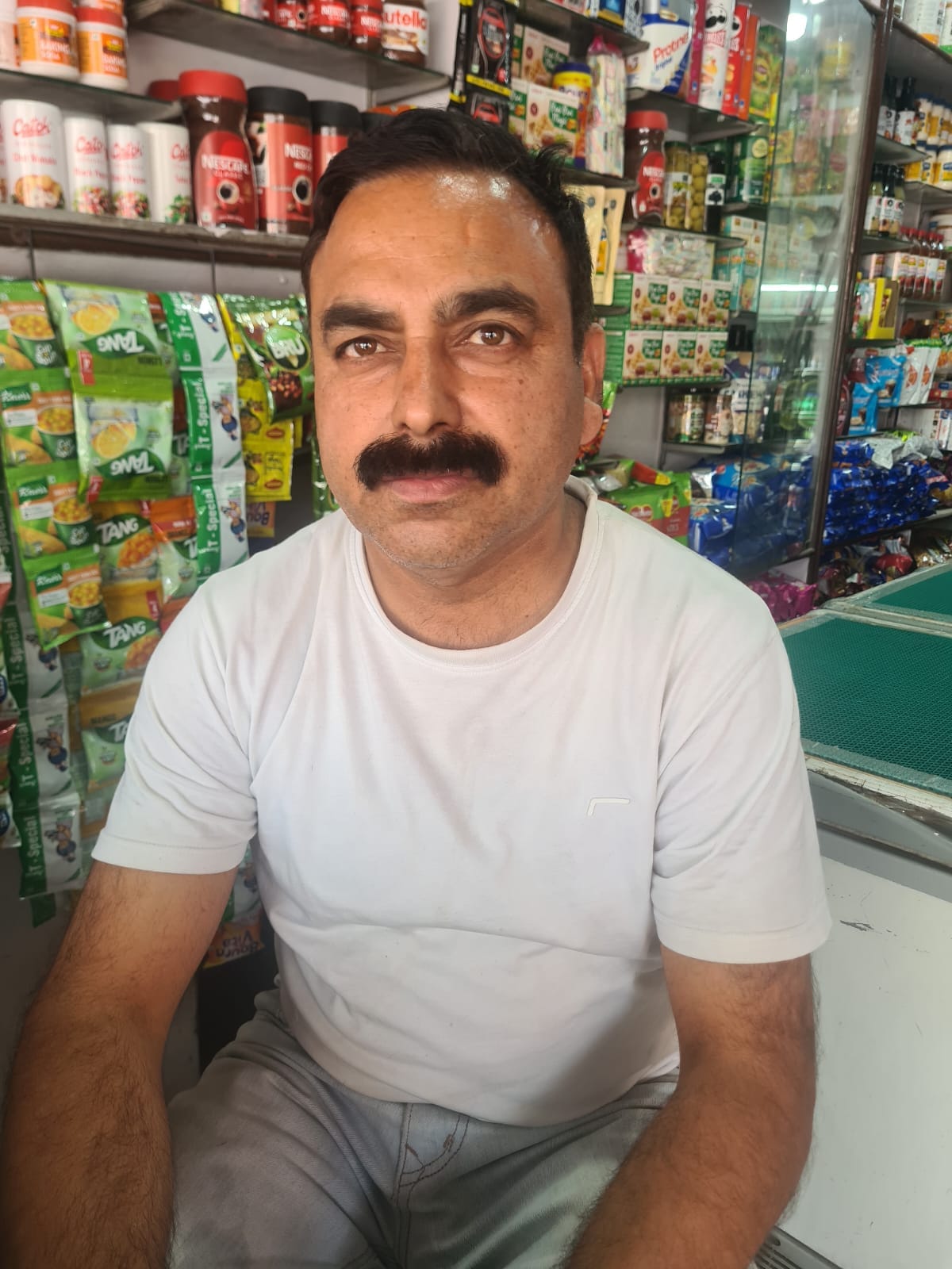 नगर परिषद नादौन के वार्ड नंबर चार में आ रहा मटमैला पानी। संवाद नगर परिषद नादौन के वार्ड नंबर चार में आ रहा मटमैला पानी। संवाद