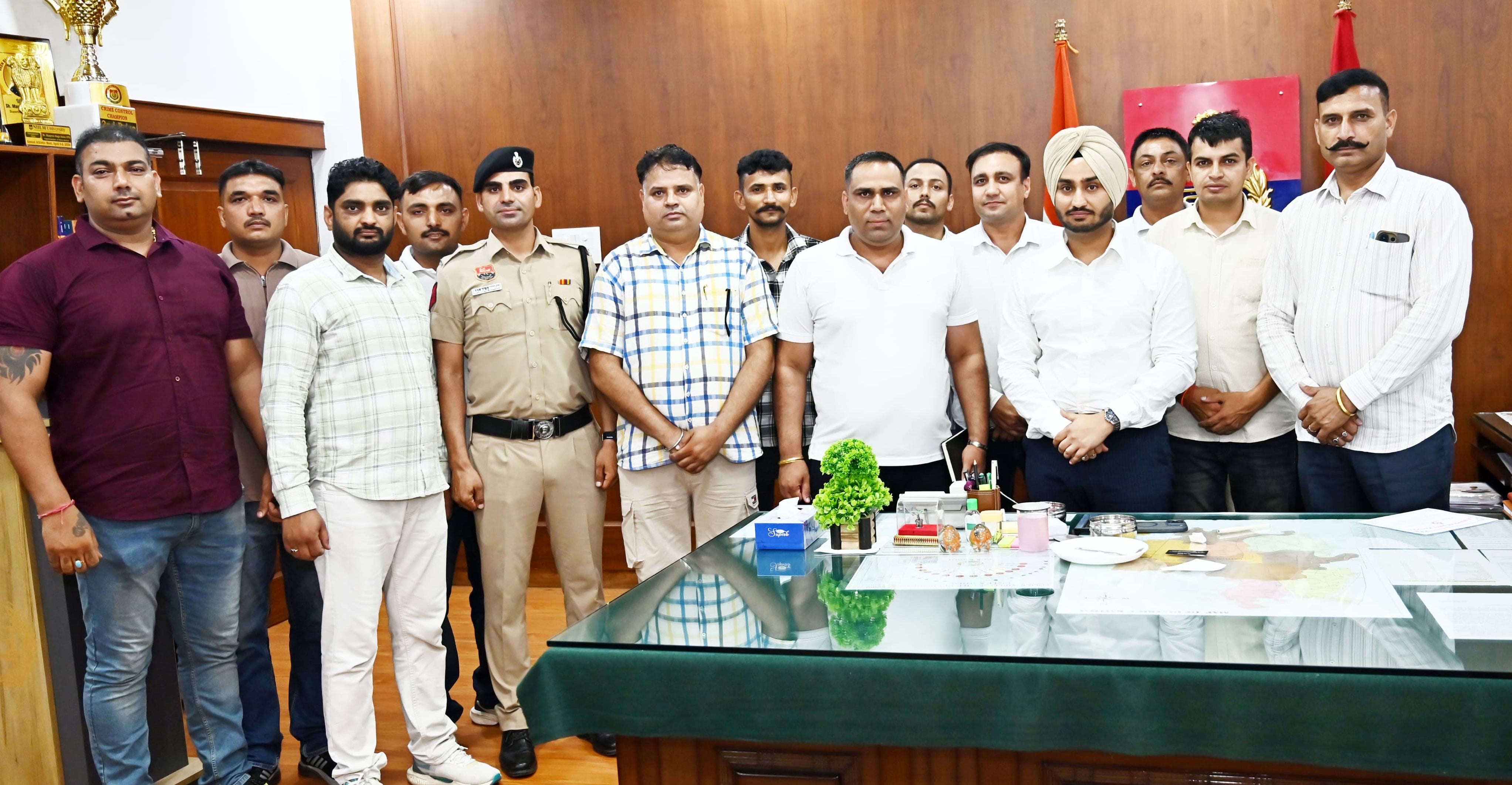 सीआईए कलायत पुलिस टीम को एसपी मनप्रीत सिंह सूदन ने किया सम्मानित