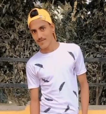 शांति नगर में मोहित शर्मा के हत्यारोपियों की गिरफ्तारी की मांग के लिए हाईवे जाम करते लोग। संवाद शांति नगर में मोहित शर्मा के हत्यारोपियों की गिरफ्तारी की मांग के लिए हाईवे जाम करते लोग। संवाद