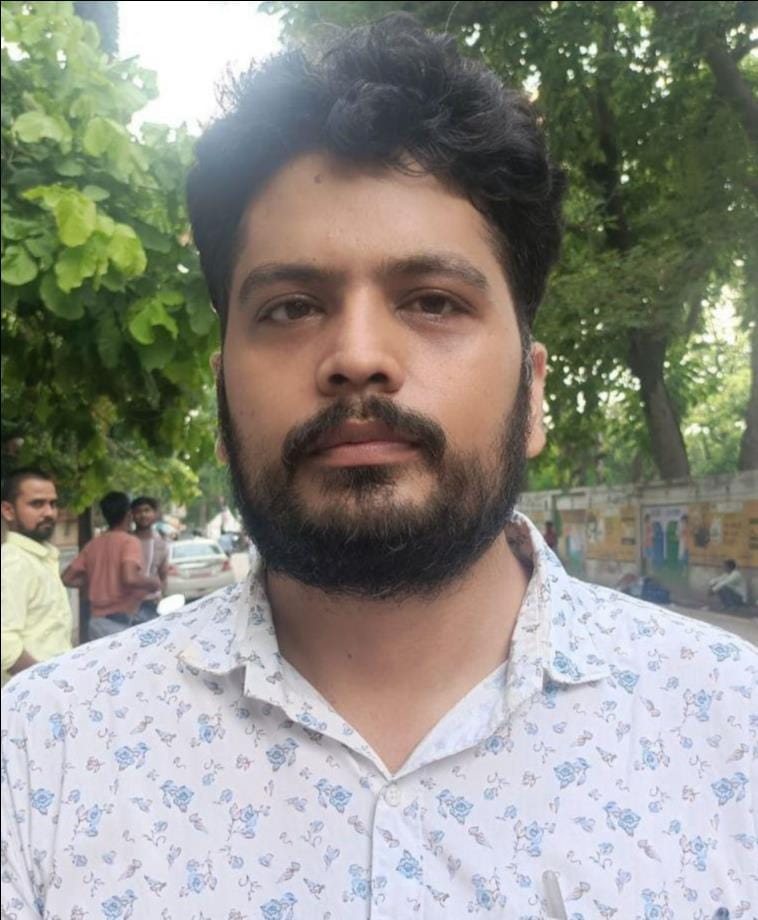 फोटो-34-राजकीय इंटर कॉलेज से परीक्षा देकर लौटते परीक्षार्थी। संवाद
