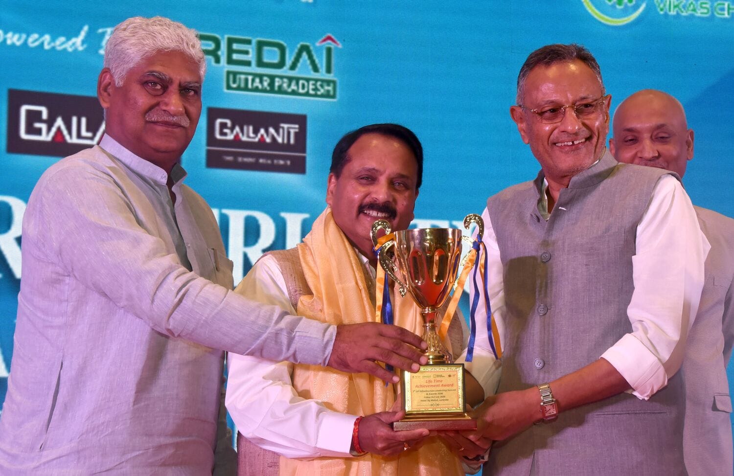 गोमतीनगर में शुक्रवार को प्रदेश सरकार के सहयोग से सातवें उत्तर प्रदेश इंफ्रास्ट्रक्चर लीडरशिप स गोमतीनगर में शुक्रवार को प्रदेश सरकार के सहयोग से सातवें उत्तर प्रदेश इंफ्रास्ट्रक्चर लीडरशिप स