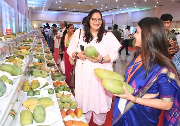 इंदिरा गांधी प्रतिष्ठान में आयोजित आम महोत्सव-2026 का शुभारंभ। 