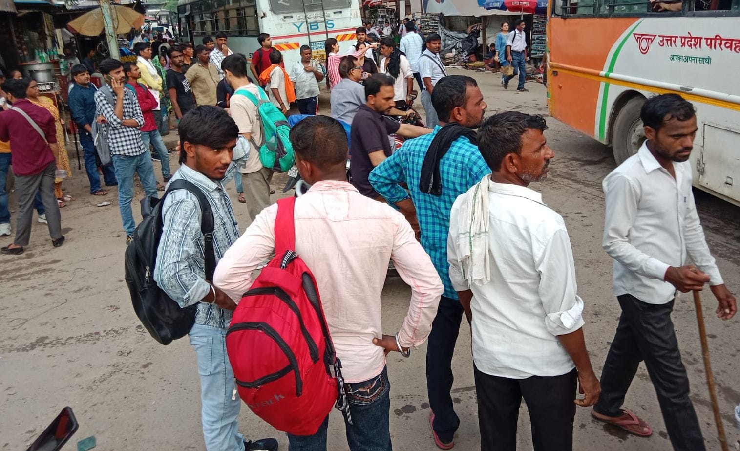 कलेक्ट्रेट से नेकपुर रोड पर लगा जाम। संवाद कलेक्ट्रेट से नेकपुर रोड पर लगा जाम। संवाद